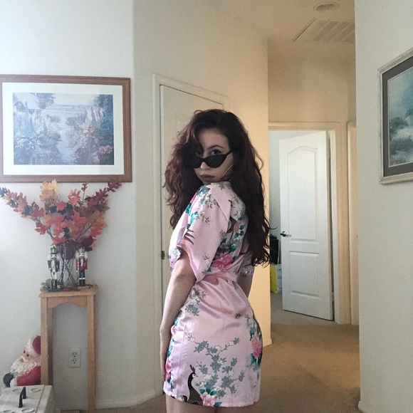 Pink robe - Picture 2 of 5